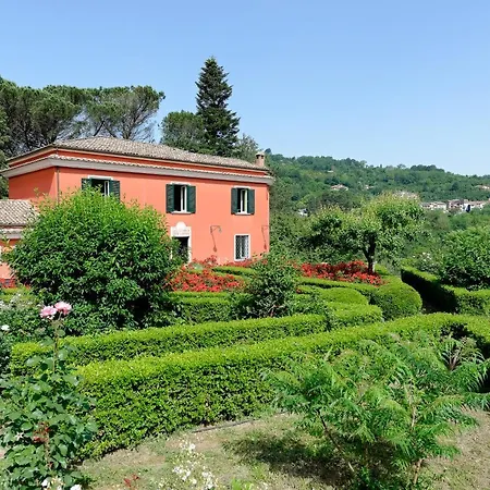 Podere San Raffaele Bed & Breakfast