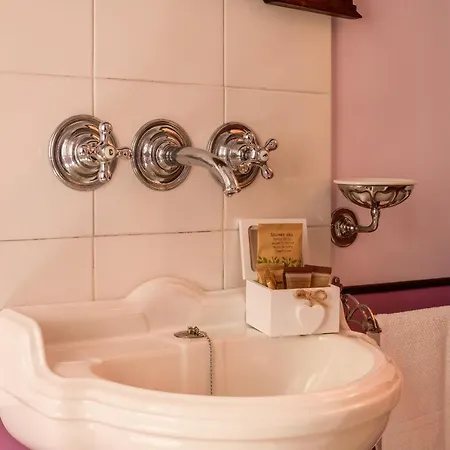 Podere San Raffaele Bed & Breakfast 3*