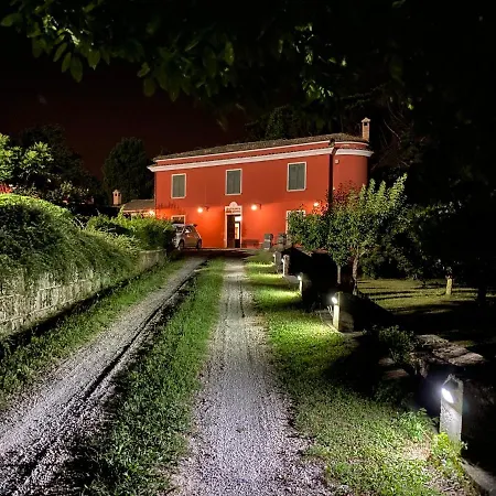 Podere San Raffaele Bed & Breakfast 3*